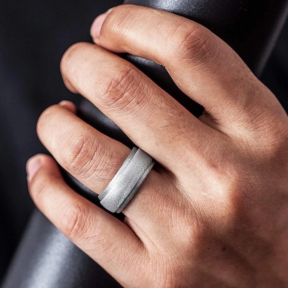 REI Black Silver Silicone Active Wear Rubber Ribbed Rim Ring